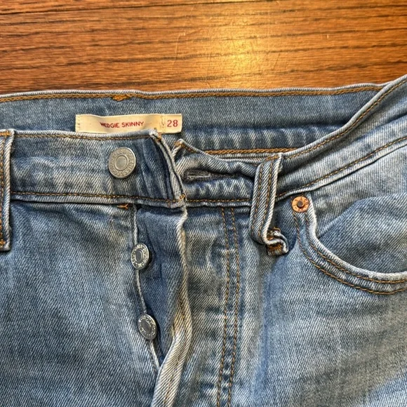 Levi’s wedgie skinny jeans size 28 - Picture 2 of 4